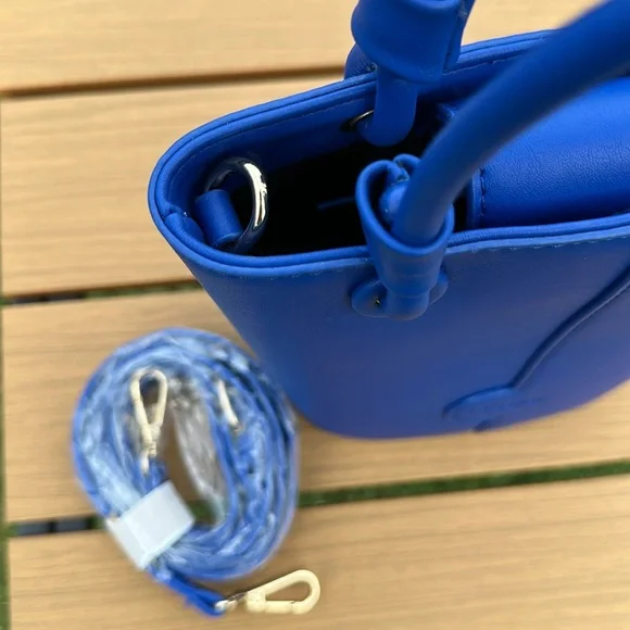 Blue Minimalist Bucket Tote NWOT - Picture 4 of 11